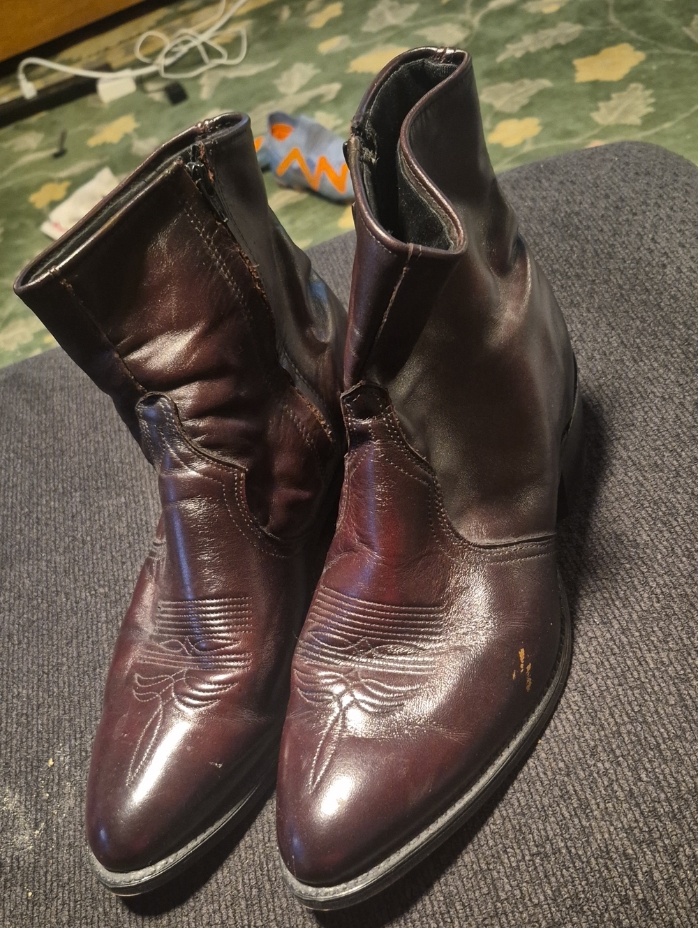 Men's Cowboy Ankle Boots in Dark Burgundy Leather